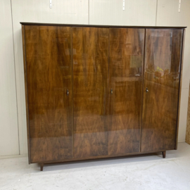 Vintage Chestnut kledingkast