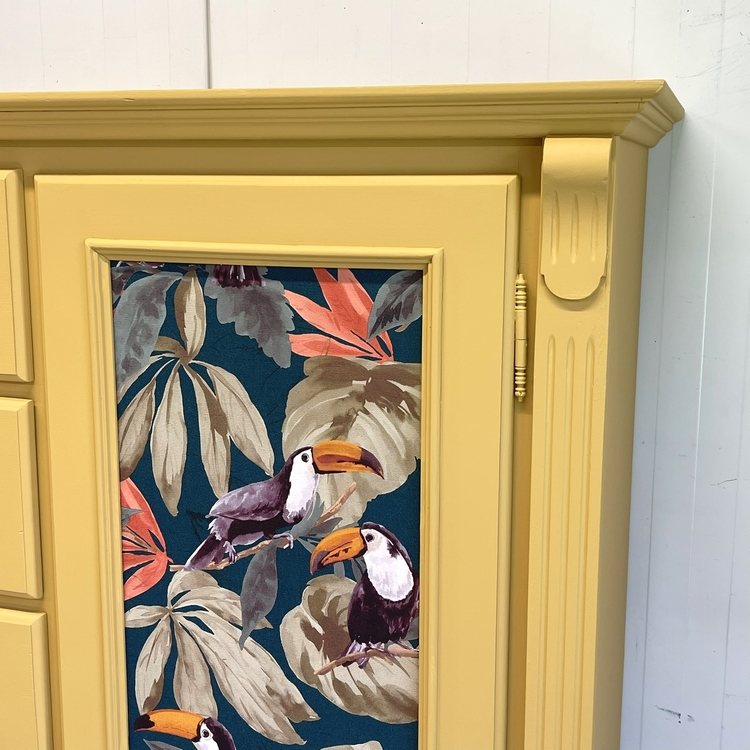 Restyle meidenkast okergeel