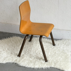 Retro schoolstoeltje