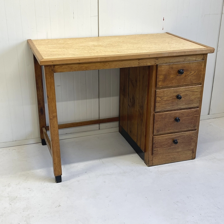 Antiek bureau