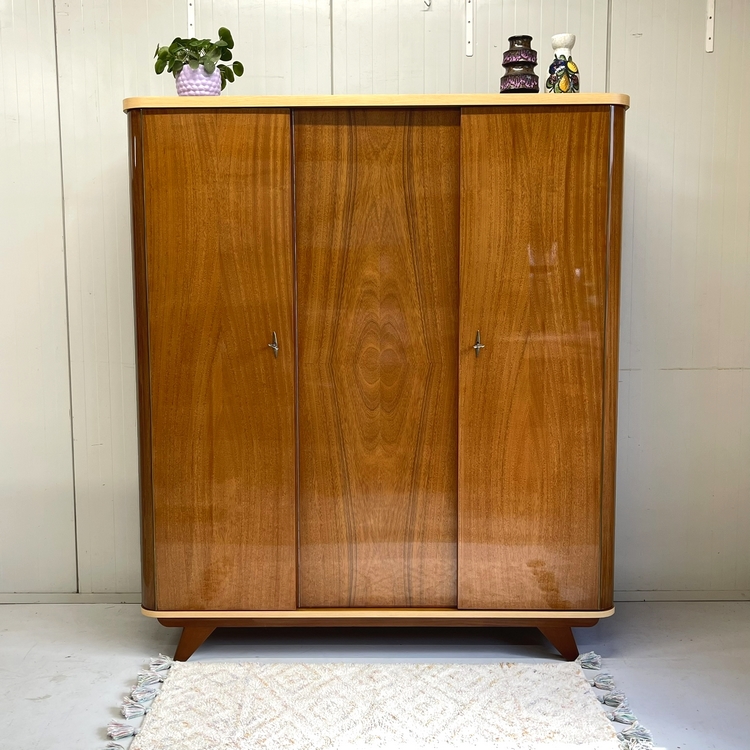 Vintage kledingkast gloss 3 deurs