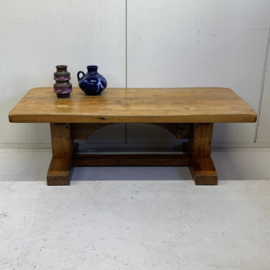 Boeren kloostertafel Brutalist