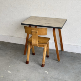 Speeltafel & stoeltje