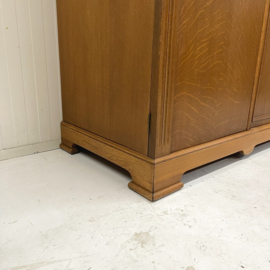 Brocante vintage kledingkast