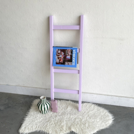 Lila decoratie ladder