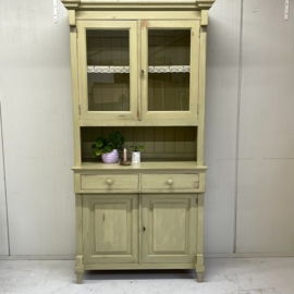Brocante buffetkast lindegroen