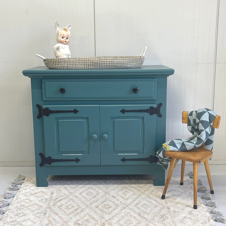 Petrol-groene commode