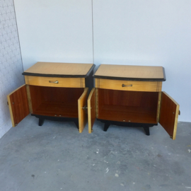 2 Midcentury nachtkastjes