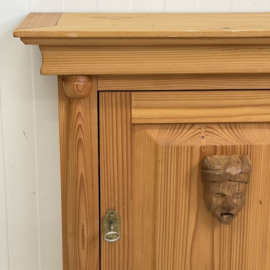 Brocante houten hangkastje