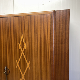 Art Deco kledingkast