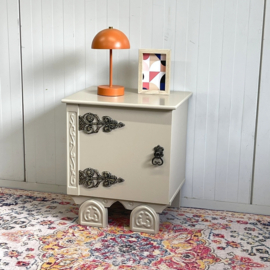 Restyle brocante nachtkastje