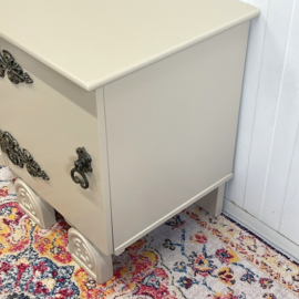 Restyle brocante nachtkastje