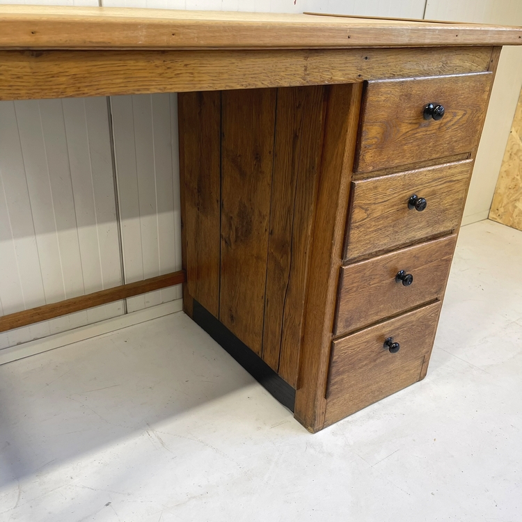 Antiek bureau
