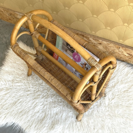 Rotan krantenbak