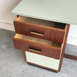 Restyle vintage bureau