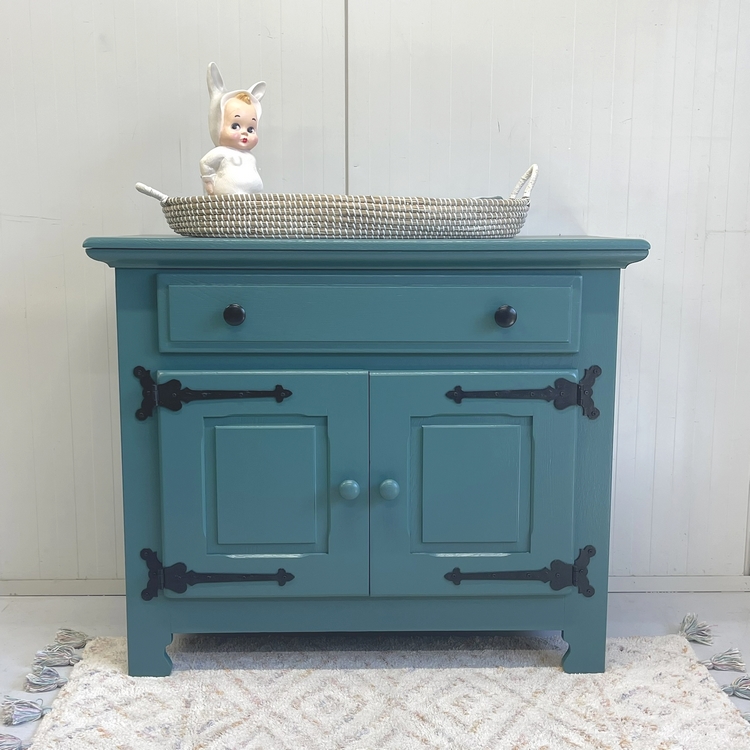 Petrol-groene commode