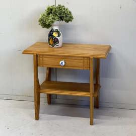 Massief houten tafel/kastje