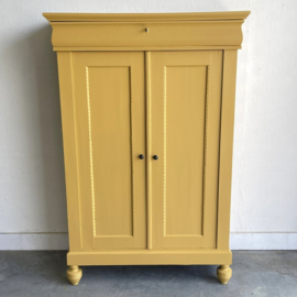 Gerestaureerde Biedermeier kast