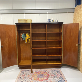 Vintage mid-century kledingkast