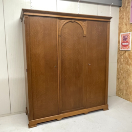 Brocante vintage kledingkast