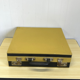 Geel zwarte vinyl LP koffer