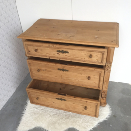 Antieke grenen commode