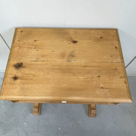 Brocante schrijftafeltje/sidetable