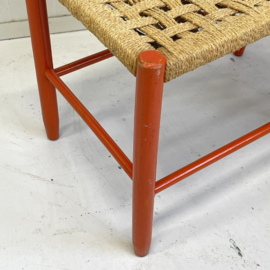 Jaren 70 oranje sisal kruk