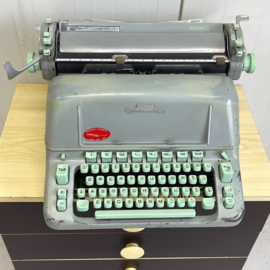 Antieke Hermes Ambassador typemachine