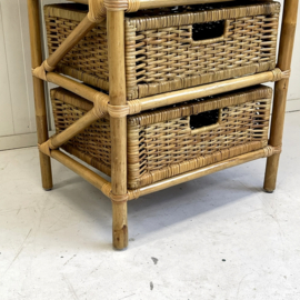 Hoog rotan ladekastje