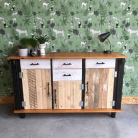 Redesigned dressoir