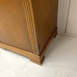 Brocante vintage kledingkast