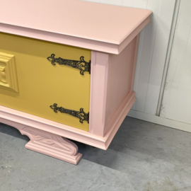 Antiek restyle buffetje
