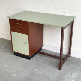 Restyle vintage bureau