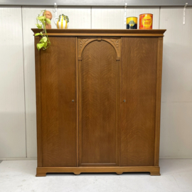 Brocante vintage kledingkast