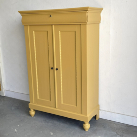 Gerestaureerde Biedermeier kast