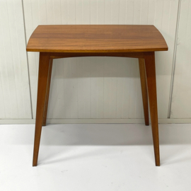 J`60 compacte eettafel hout