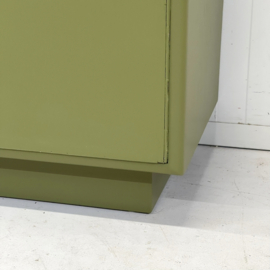 Restyle olijfgroen nachtkastje