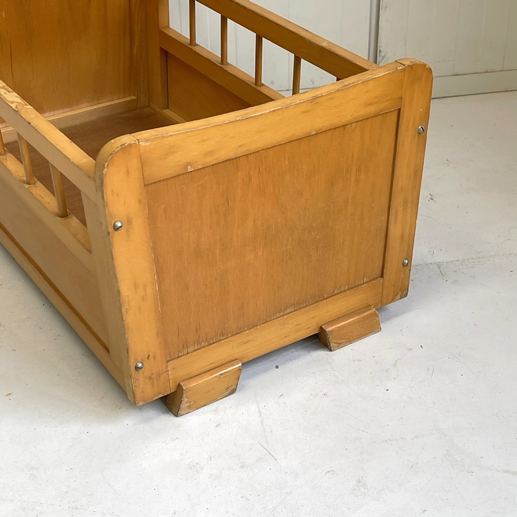 Retro poppenbed