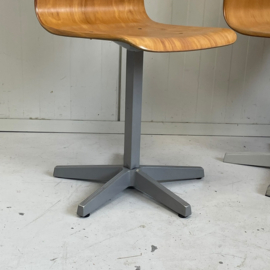Vintage schoolstoeltje