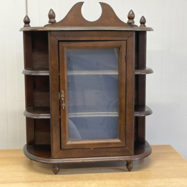 Antiek vitrine hangkastje