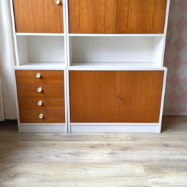 Vintage boeken/wandkast