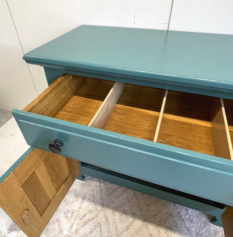 Petrol-groene commode