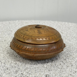 Houten schaaltje met deksel