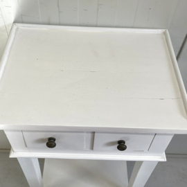 Hoog brocante tafeltje