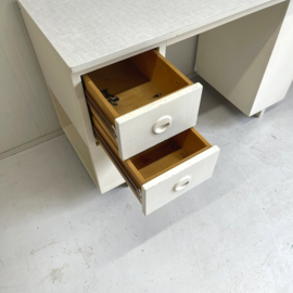 Vintage bureau met opbergruimte