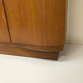 Vintage mid-century kledingkast
