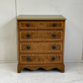 Antiek upcycling ladekast