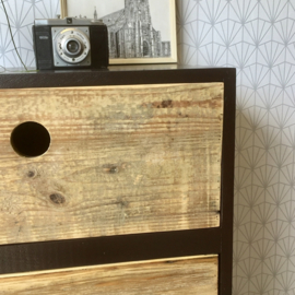 Handmade upcycling ladekast
