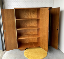 Midcentury kledingkast